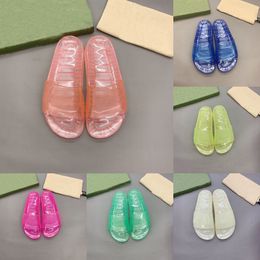 Designer-Slipper aus Gummi mit bedruckten Gummi-Slippern, Gelee-Sandalen, flache Sohle, offene Zehen, Street-Style-Duschschuhe