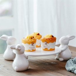 Porcelain cake plate Ceramic white rabbit foot holder creative home decorations ceramic ornaments accessories tea pastry tray 220307