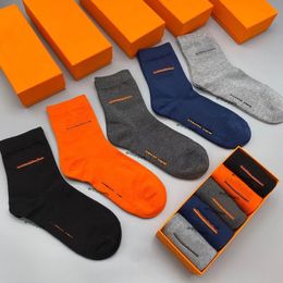 Luxury Stocking Designer Mens Womens Socks Wool Stockings 2023 High Quality Senior Streets Comfortable Ankle High Letter Knit Sock 5 Pairs Cotton with Boxes