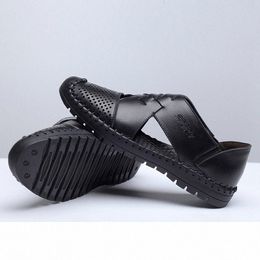 Atmungsaktive Sommer Männer Hohlloch Rutschfeste Sandalen Atmungsaktive Split Sandale Leder Trend Knöchel Wrap Herren Casual Loafer Schuh Großhandel Schuhe P9WV #