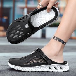 Sandals Summer Sports Non-slip Hollow Slippers Men's Outdoor Beach Shoes Thick Bottom Casual Hole Size 40-45Sandals