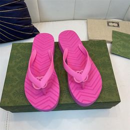2022 Designer shoes foam runner Flip Flops slippers designer women Beach Indoor Rubber Sole Classic Stylish Flip-Flops Size 35-42