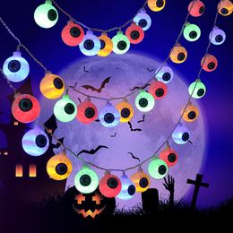 Cuerdas de luces de cadena de globo ocular de Halloween con telecontrol que funcionan con pilas para fiestas interiores al aire libre Navidad DecorsLED LED