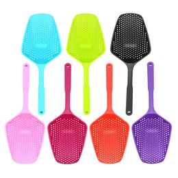 Plastic Shovel Colander Kitchen Drain Shovel Strainers with Long Handle Water Leaking Ice Shovels Colanders Tools