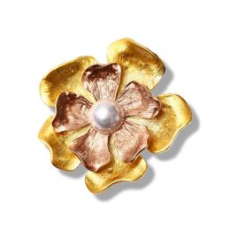 Vintage Pearl Flower Brooches for Women Scarf Buckle Corsage Shirt Collar Pins Fashion Jewellery Accessories