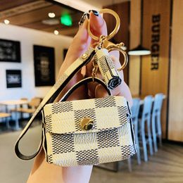 Party Favour Fashion trend old pattern bag keychain high-end leather personality creative car pendant bag