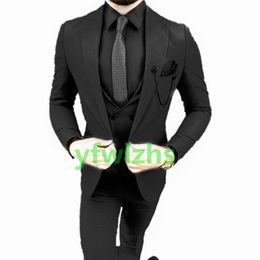 Wedding Tuxedos Black Men Suits Groomsmen Peak Lapel Groom Tuxedos Wedding/Prom Man Blazer Jacket Pants Vest Tie W970