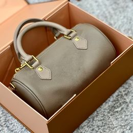designer Leather Purse Women Drum Bag Unisex Large Capacity Outdoor Fitness Bag Tote Handbag Shoulder card holders wallet wallets 122823a