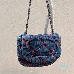 Mini Denim Beach Flap Bag Blue Vintage Quilted Embroidery Diamond Silver Hardware Metal Chain Crossbody Bag Designer Ladies Handbags 17x12C