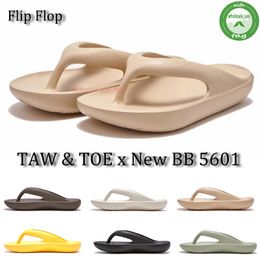 2022 Taw Toe slide Slippers Designer mens slide Black green white yellow Slipper fashion men women slides outdoor sandals Scuffs sandal 36-45