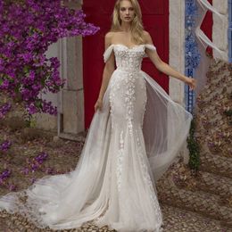 2022 Designer Lace Mermaid Wedding Dresses Off Shoulder Ivory Bridal Gowns 3D Floral Appliqued 2 In 1 Boho Beach Bride Dress