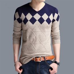 Mens Winter Vintage Sweater Men Collarless Sweater Christmas Sweaters Fashion V-neck Casual Slim Sweaters Men for Business 201126
