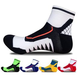 Men's Socks Nylon Sports Wear-resistant Breathable Men's Compression Sole Loops Sweat-absorbent Super Elastic Basketball SocksMen's
