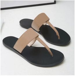 top quality Men Beach slippers Summer fashion women flip flops leather lady Slippers Metal Women shoes Flat Ladies slippers Large size 35-42