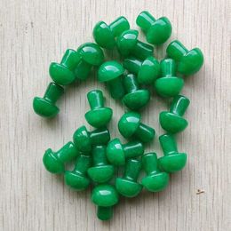 2 cm intagliato mini fungo statua in pietra ornamento pietre di cristallo verde decorazioni per la casa regalo creazione di gioielli pendente all'ingrosso