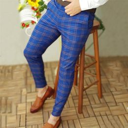 Mens Casual Plaid Print Pants Skinny Pencil Pants Zipper Elastic Waist Social Pants Oversize Male Business Suit Trousers 220704