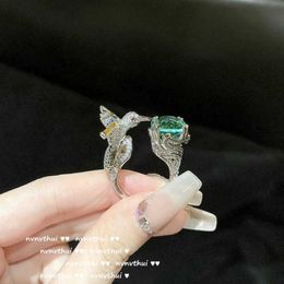 Cluster Rings Creative Cute Bird Finger Ring Oval Green CZ Crystal Elegant Jewellery Female Cocktail Party Open Animal AccessoriesCluster