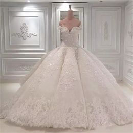 Luxury Princess Wedding Dresses Puffy Big Train Tulle spetspetspärlor Crystal Real Photo Bride Glown Custom Made Made