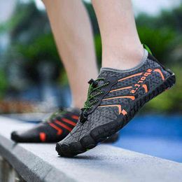 Lightweight Breathable Unisex Water Shoes Beach Barefoot Sandals Non-Slip Wear-Resistant Upstream Shoes Hiking Climbing Boots Y220518