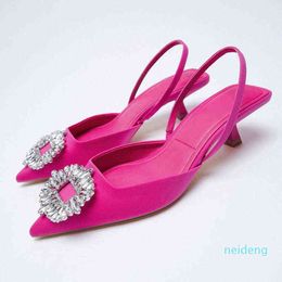 2022- Zapatos de Punta con Tacn Bajo, Tira Trasera y Adorno para Mujer, Sandalias Cerradas de Colour Nude o Rosa con Diamante 6362,