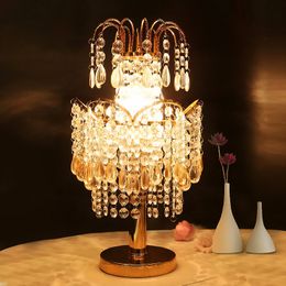 Modern Avrupa Kristal Masa Lambaları Lüks Yaratıcı Sıcak Prenses Oda Yatak Odası Başucu Lambası Moda Dekorasyon Düğün Lambaları