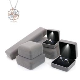 Flannel LED Jewelry Box with LED Light for Lover Gift Wedding Ring Pendant Earring Display Storage Jewellery Boxes and Packaging 220727