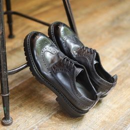 Fashion Full Grain Leather Men Formal Business Shoes British Style Brogue Loafers Mens Oxfords Carved Brogue Shoe