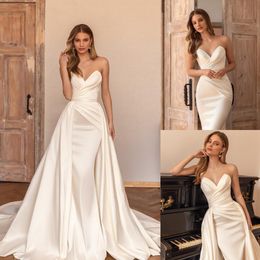 Stunning Mermaid Wedding Dresses V Neck Plus Size Bridal Gowns With Detachable Train Sleeveless Satin Vestido De Novia