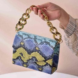 Evening Bags Creative Niche Trend Purse Women Hand Bag Luxury Snake Pattern Chain Evening Clutch Bags for Wedding Party Crossbody Python Bag 220318