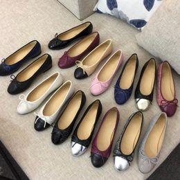 2021 Designer Sapatos planos femininos Couro Buckle Office Office Rodada de Páscoa Viscose Halloween Natal Luxo Lúdica Ballet Caixa de renda 34-42