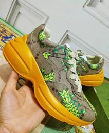 2022 Rhyton Spor Sneaker Tasarımcı Lüks Ayakkabı Erkek Kadın Eğitmenler Gündelik Ayakkabı Kalp Saboru Kuzey Amerika Özel Deri Sabahçular Boyut 35-46 26599