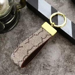 Keychain Brand Designer Key Chain Mens Luxury Car Keyring Women Fashion Bee Buckle Keychains Handmade Leather Men Bags Pendant Accessories