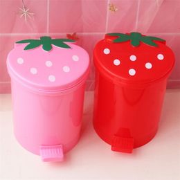 Cute Pink Red Strawberry Waste Bin Desktop Portable Plastic Mini Garbage Basket Home Bedroom Storage Bucket Trash Can With Lid 220408