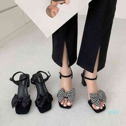 Sandals Shoes Designer Fashion Sweet Bow Chunky Heeled Sandals Women Summer Square Toe One Line Belt Buckle High Heels