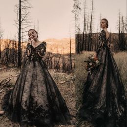 2022 Gothic Black Vintage Wedding Dresses A Line V Neck Lace Appliques Tulle Illusion Backless Sweep Train Plus Size Formal Bridal266S