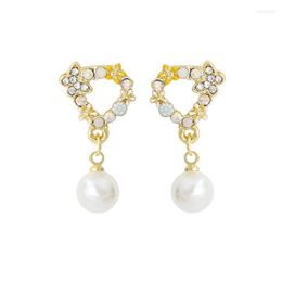 Coreano romántico lindo perlas diez rianas con incrustaciones de mariposa pétalos de pétalo pendientes para mujeres