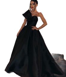 2022 Arabic Black Evening Dresses Satin One Shoulder A Line Prom Gowns Ruffles Sleeveless Red Carpet Party