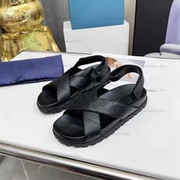 Schwarze Sommerfrau Sandale Plattform Designer Damenschuhe Mode Sandalen Echtes Leder 5 cm Dicke Unterseite Slingback Strandsandalen mit Box