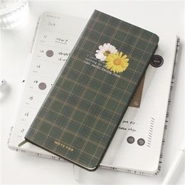 ERAL Traveller Weekly notebook. Portable size Creative lattice cute pattern. One page a week One book a year,Global 220401