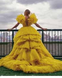 Abiye giyim Sarı Tül Gelinlik Modelleri Ekstra Kabarık Ruffles V Boyun Kadın Elbise Uzun Vestidos De Fiesta Resmi Elbise