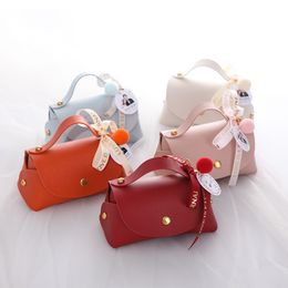 Exquisite PU Wedding Candy Box Leather Gift Hand Bag with Ribbon Creative Baby Shower Christmas Birthday Party Favour Boxes MJ0684