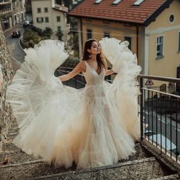 Puff a linha de noiva bege country Vestido de noiva 2022 Românticos Ruffle Tulle Long Tulle Bridal Gown