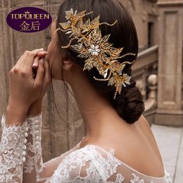 Gold Hollow Alloy Leaf Diamond Bridal Tiara Baroque Beautiful Headpieces Bride Ladies Jewellery Crowns Bride Wedding Crown Accessories European Retro Palace Crown