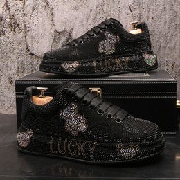 Luxus Royal Style Männer Hochzeitskleiderschuhe Frühling Herbst handgefertigtes Stickmuster exotischer Designer-Ladungsstudien Mode Schnüre-up-Freizeit-Turnschuhe x133