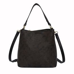 Spring Men's Day Packs Leather Shoulder for Casual grils Travel bag FAHSION Messenger Bags women Crossbody handbag 22x22x11cm