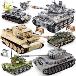 HUIQIBAO Military German King Tiger Tank Model Building Blocks Army WW2 Soldier Figures Man Weapon Bricks Children Boy Toys Gift 220715
