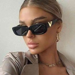 metal v Canada - Sunglasses Retro Frame Rectangle for Women Luxury V Sun Glasses Men Fashion Jelly with Metal Hinges UV400 IHXE