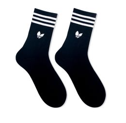 Erkekler Moda Mektubu Desenli Çoraplar Konfor Spor Çorapları Fitness Uzun Çorap Koşuyor Kadın Pamuk Sokak Giyim Numaraları