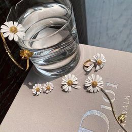Earrings & Necklace Korean Fashion Jewelry Personality Notch Flower Daisy Alloy Paint Summer Style Holiday Beach Party Female Ring EarringsE