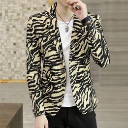 Men Personality Suit Jacket Hair Stylist Printed Small Suit Casual Jacket Korean Handsome Night Show Zebra Print Men's Blazer 220520